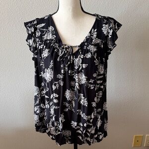 Old Navy Black and White Floral Blouse